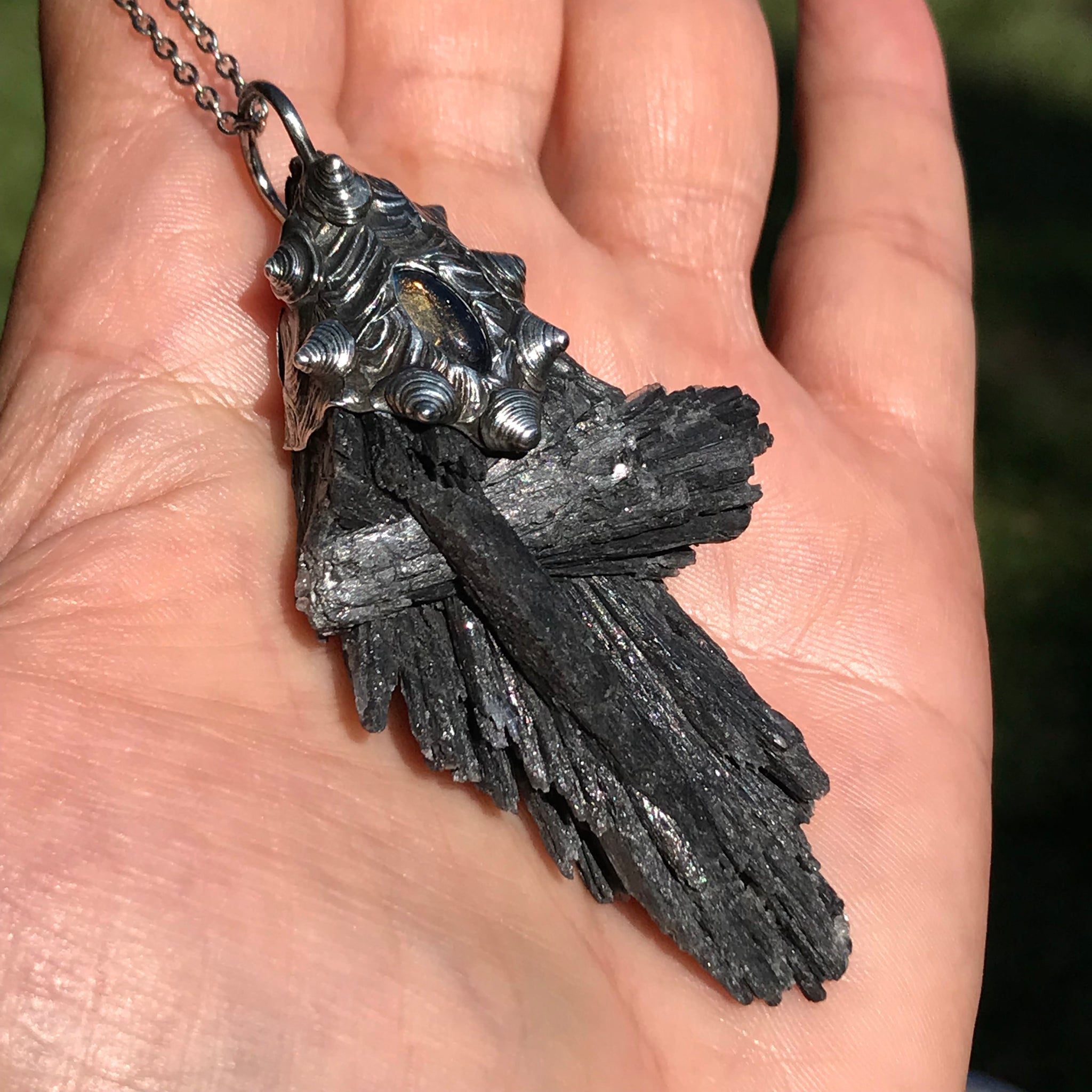 Black Kyanite and labradorite point pendant