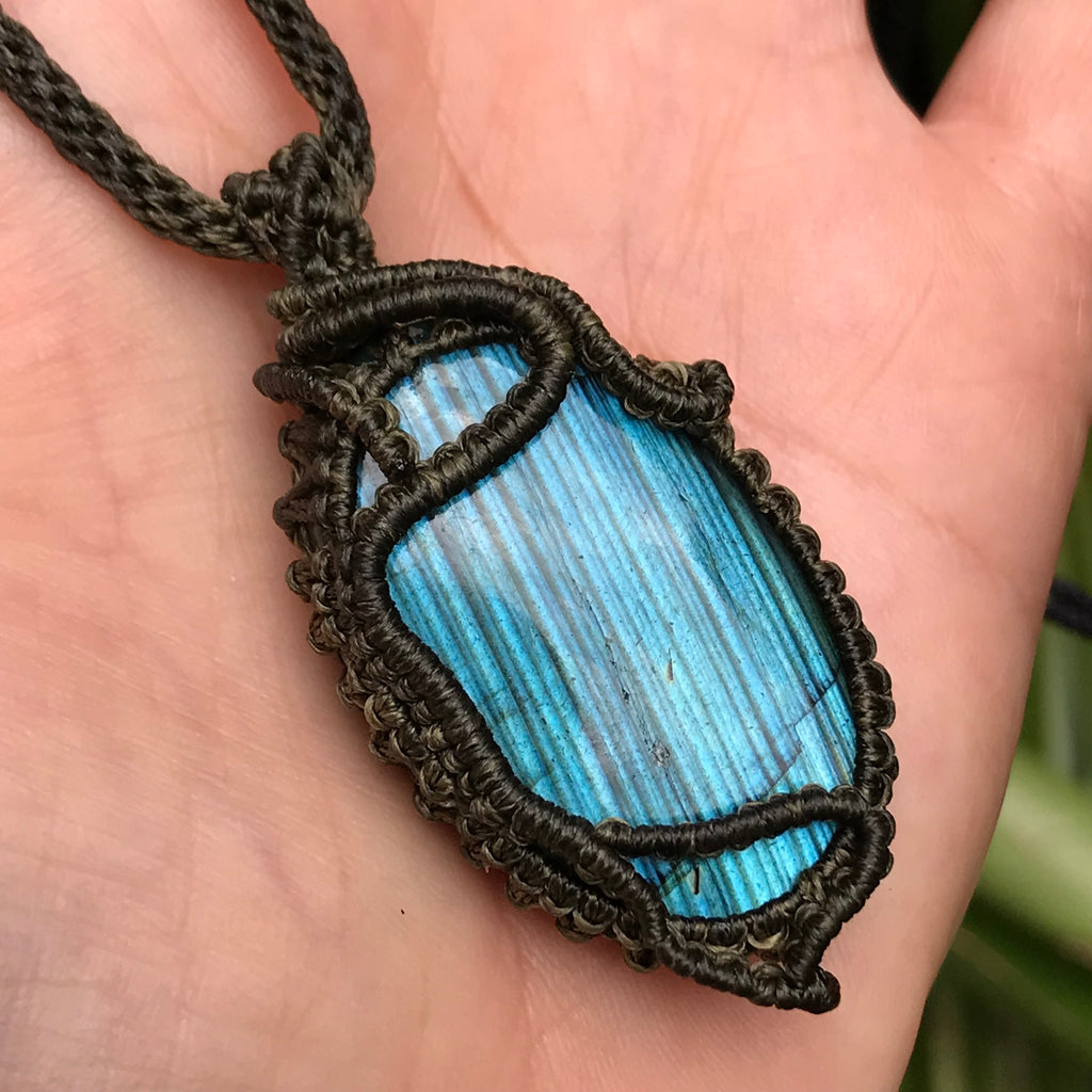 🌊 Talay Han 🌊-Blue Flash Labradorite