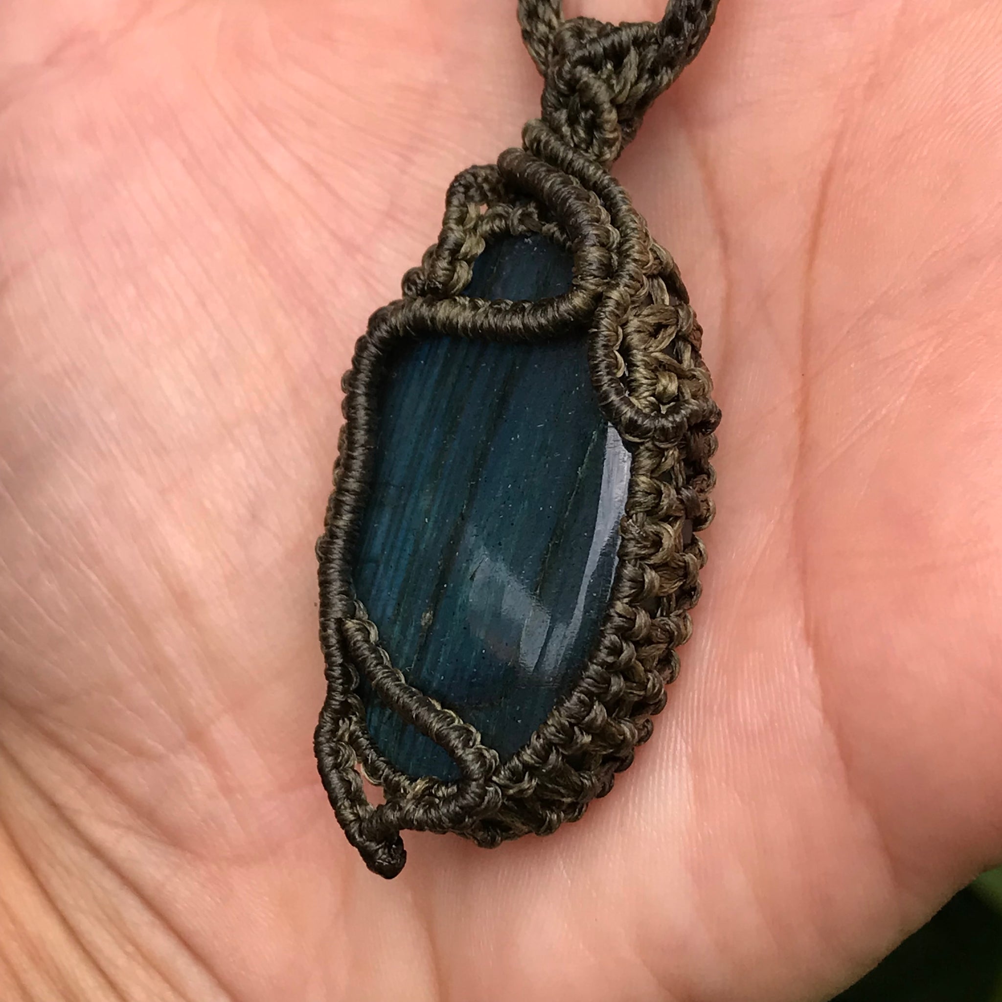 🌊 Talay Han 🌊-Blue Flash Labradorite