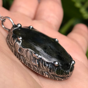 Blue flash Labradorite pendant