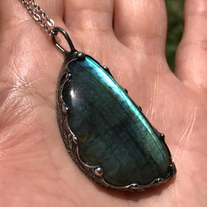 Blue Flash Labradorite Crystal pendant