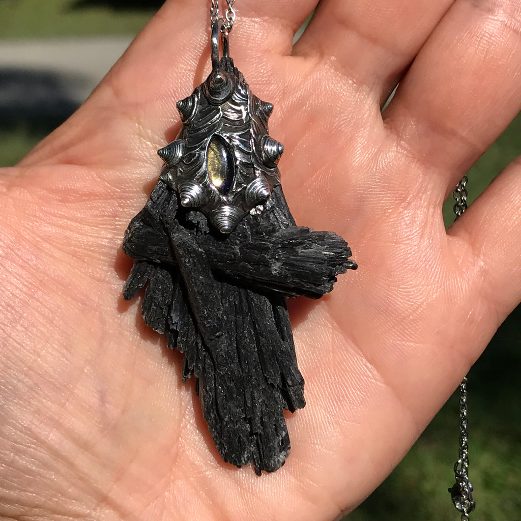 Black Kyanite and labradorite point pendant