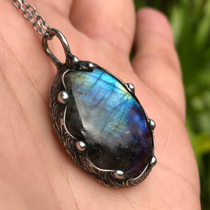 Blue flash Labradorite pendant