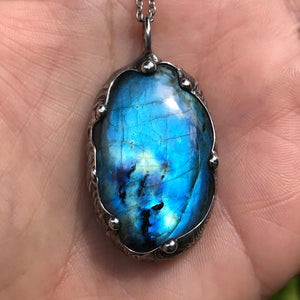 Blue flash Labradorite pendant