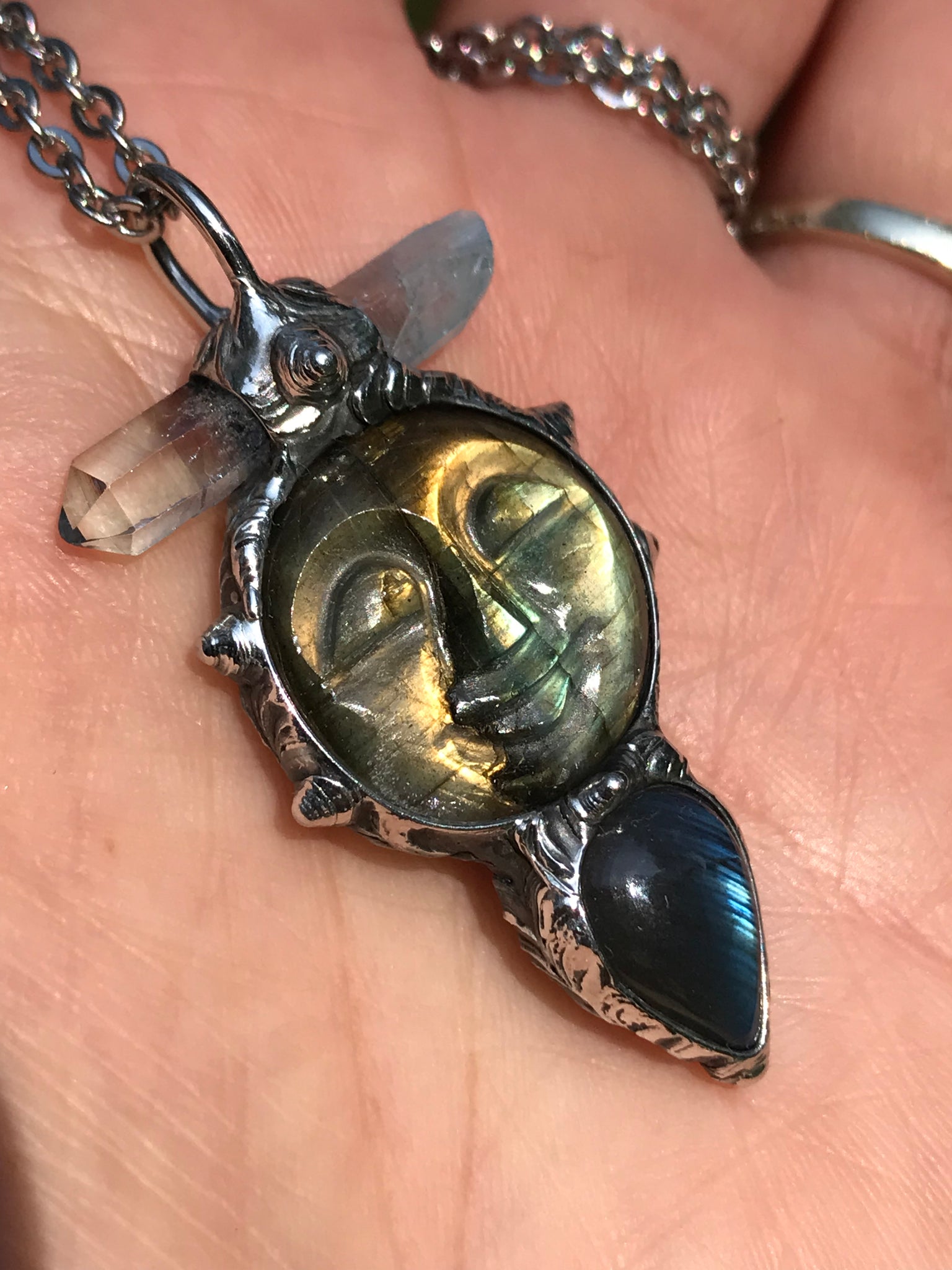 Aqua Aura point and happy Labradorite sun 🌞