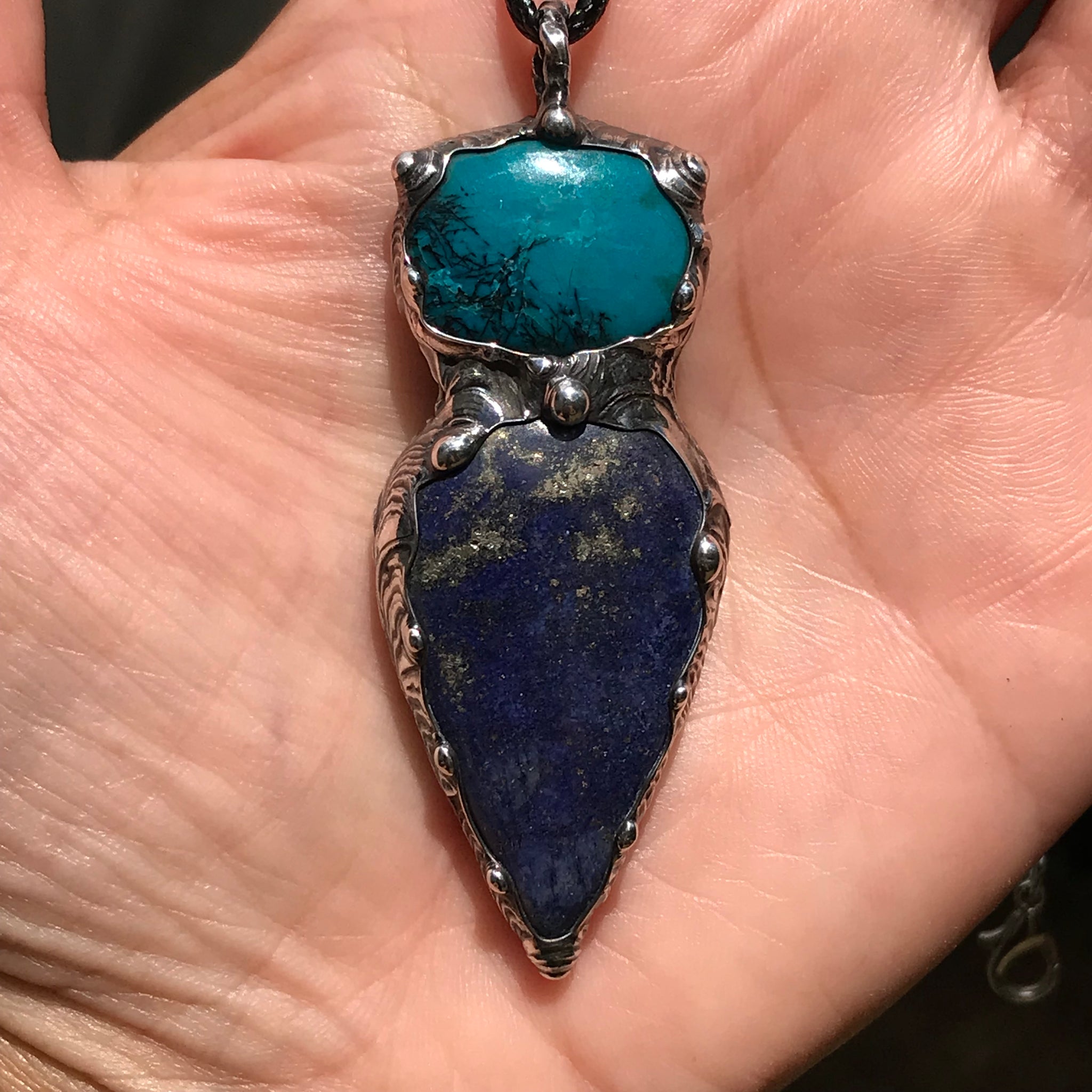 Chrysocolla and Lapis Lazuli throat chakra goddess💚💙