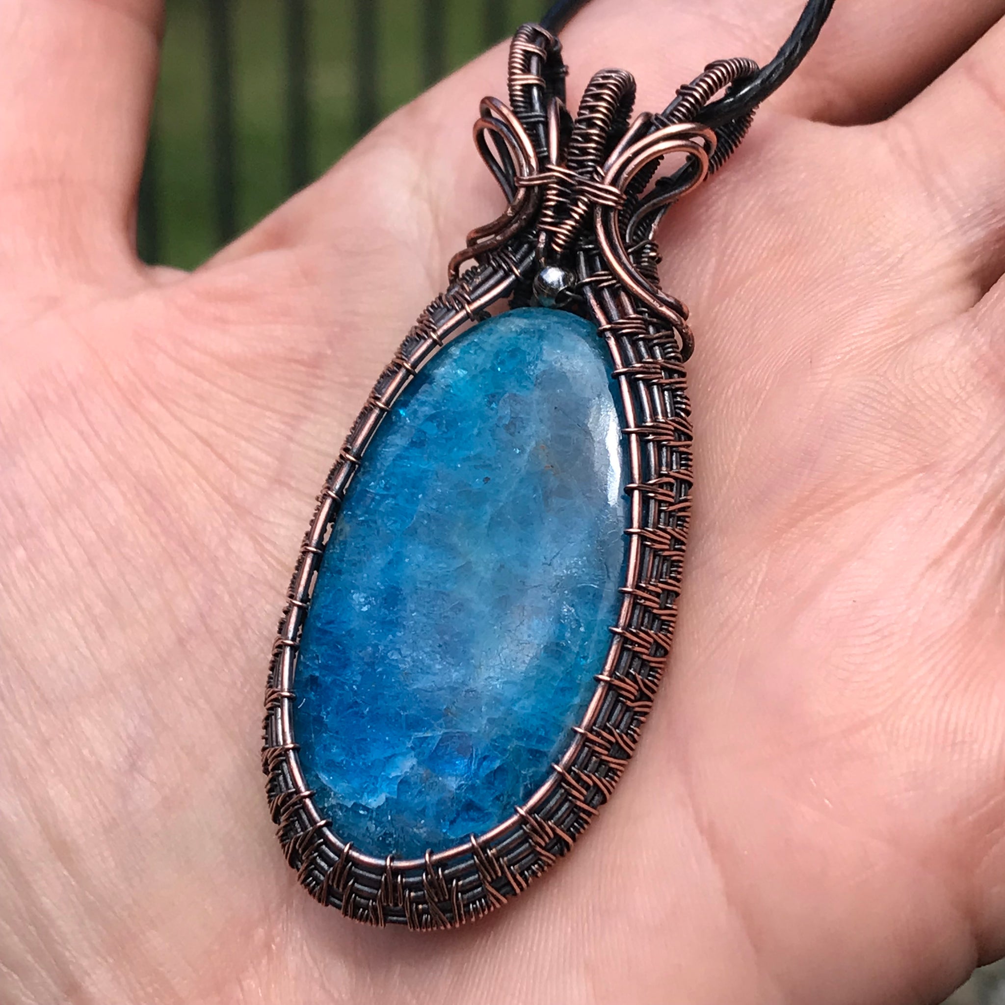 Apatite woven copper wire pendant